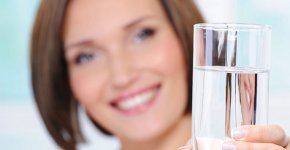 Как нужно правильно пить воду и какая от этого польза?