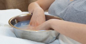 Самые эффективные ванночки в борьбе с грибком ногтей