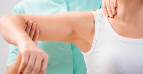 Плечевой артрит: симптомы, причин и лечение болезни