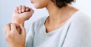 Что такое зудящий дерматит и как его лечат?