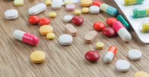 Какие таблетки принимать от боли в животе?