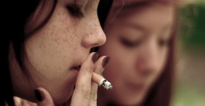 Почему от курения появляются прыщи: влияние табака и электронных сигарет на кожу