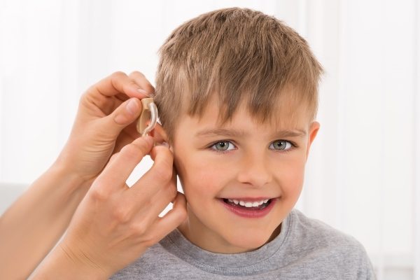 Настройка слухового аппарат у ребенка